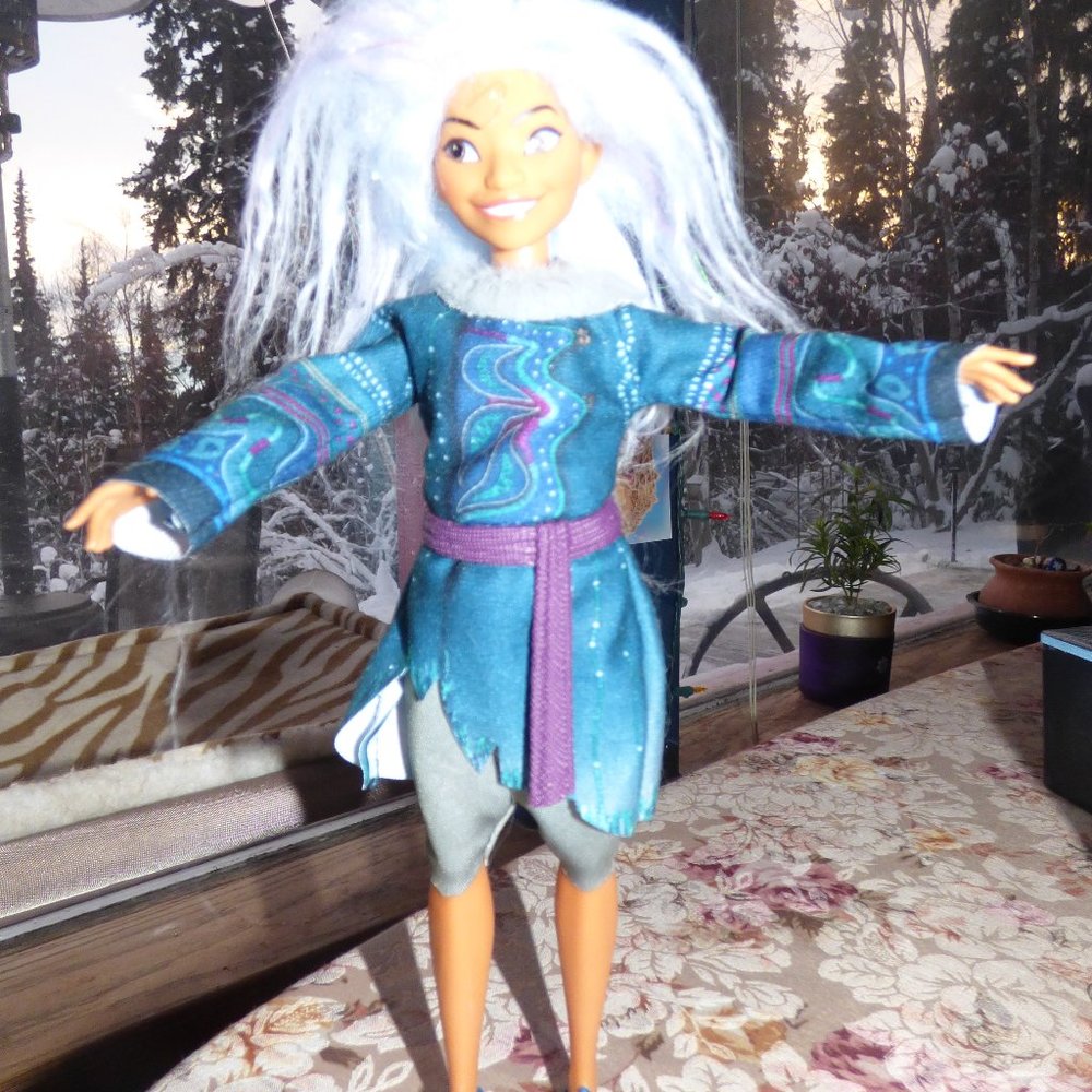 HASBRO DISNEY RAYA AND THE LAST DRAGON SISU DOLL